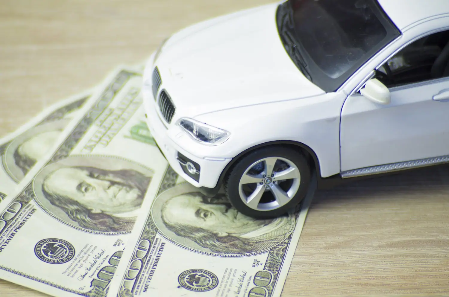 Czym różni się leasing od kredytu samochodowego - porównanie kosztów