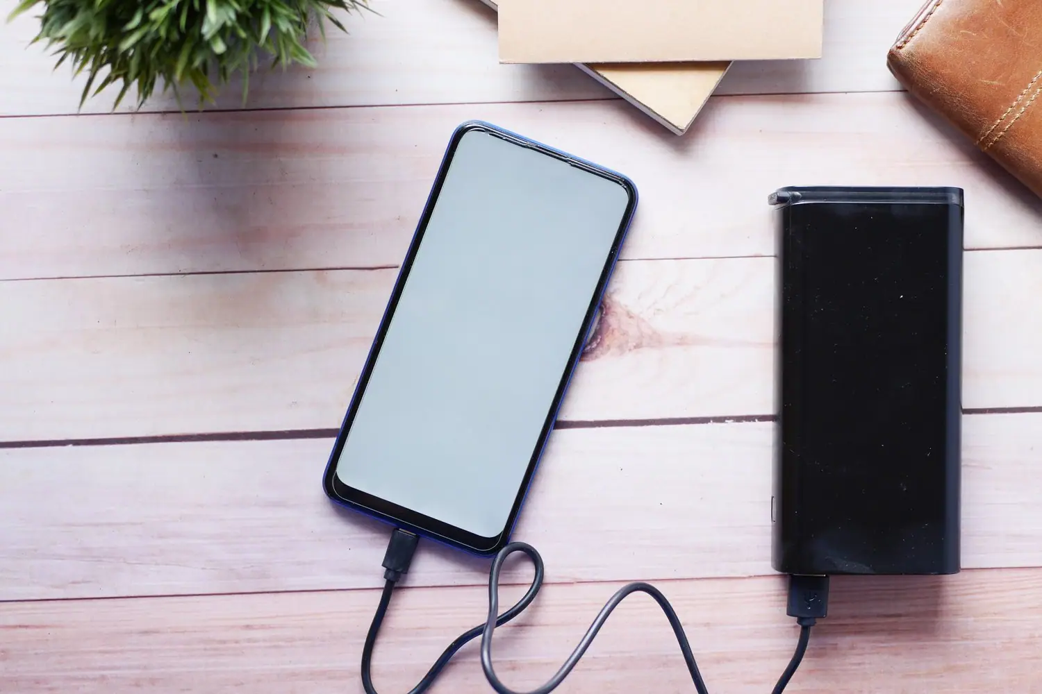 Jak wybrać odpowiedni powerbank do telefonu - pojemność i kompatybilność